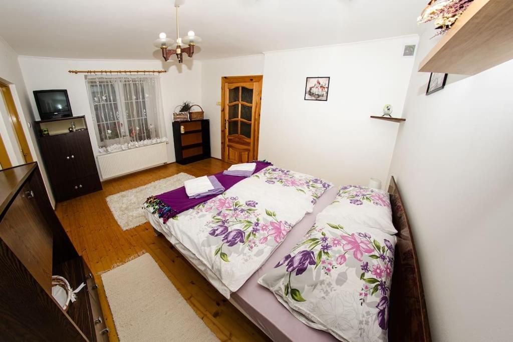 Zlty Domcek - Apartman Svabovce Ngoại thất bức ảnh